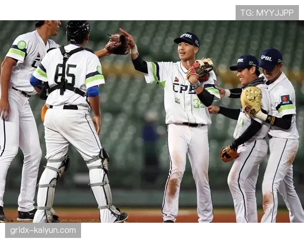 WNBA与耐克联合发布“骄傲月”特别版球衣设计